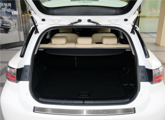 雷克萨斯CT 2013款 CT200h 豪华版 车厢座椅   后备厢