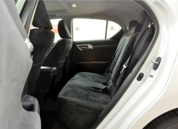 雷克萨斯CT 2013款 CT200h 花语花忆版 车厢座椅   后排空间