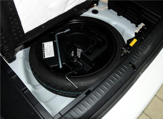 雷克萨斯CT 2013款 CT200h 舒适版 其他细节类   备胎