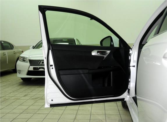 雷克萨斯CT 2013款 CT200h 舒适版 车厢座椅   前门板