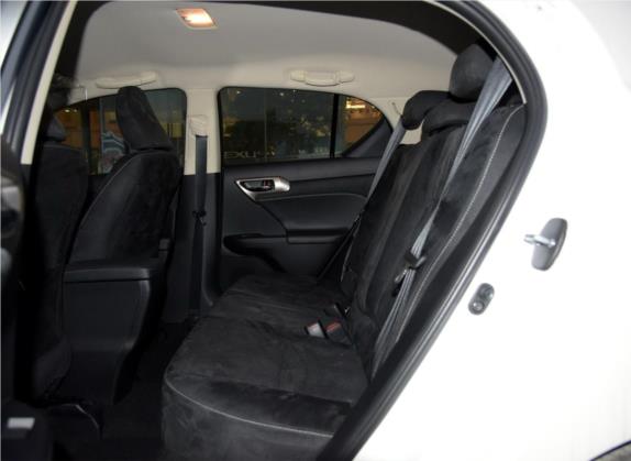 雷克萨斯CT 2014款 CT200h 精英版 双色 车厢座椅   后排空间