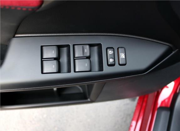 雷克萨斯CT 2017款 CT200h 舒适版 双色 国V 车厢座椅   门窗控制