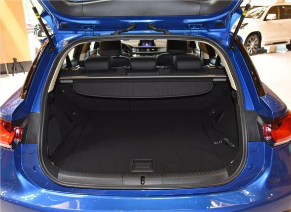 雷克萨斯CT 2017款 CT200h 舒适版 单色 国VI 车厢座椅   后备厢
