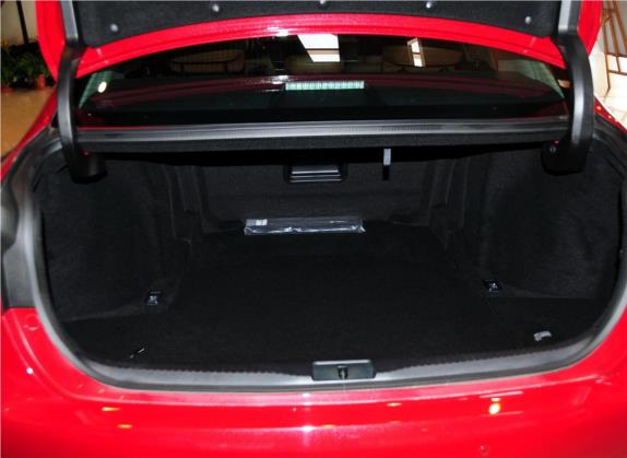 雷克萨斯GS 2012款 350 豪华全驱版 车厢座椅   后备厢