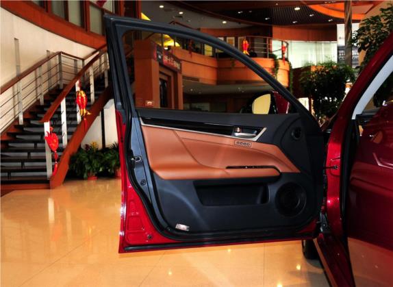 雷克萨斯GS 2012款 350 豪华全驱版 车厢座椅   前门板