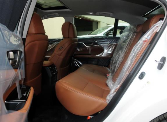 雷克萨斯GS 2014款 300h 豪华版 车厢座椅   后排空间