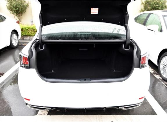 雷克萨斯GS 2016款 200t F SPORT 车厢座椅   后备厢