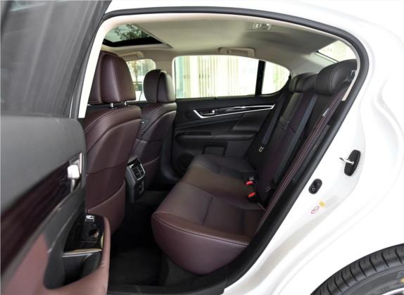 雷克萨斯GS 2016款 300h 豪华版 车厢座椅   后排空间