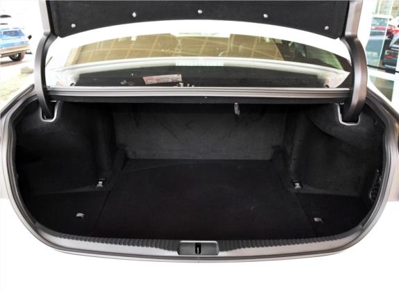 雷克萨斯GS 2016款 300h 豪华版 车厢座椅   后备厢