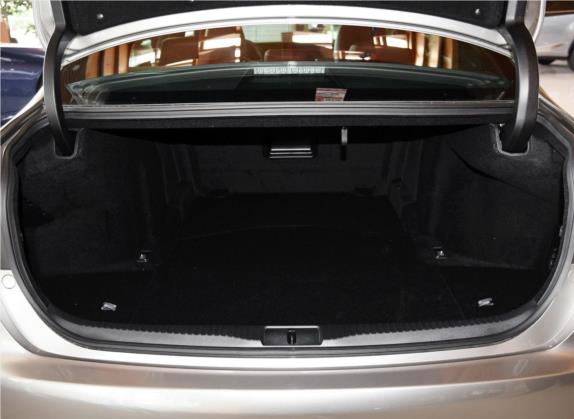 雷克萨斯GS 2017款 300 F SPORT 车厢座椅   后备厢