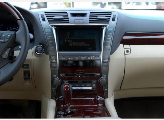 雷克萨斯LS 2006款 460L 尊贵版 中控类   中控台