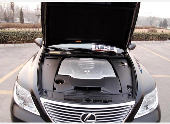 雷克萨斯LS 2006款 460L 尊贵版 其他细节类   发动机舱