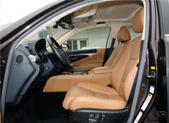 雷克萨斯LS 2013款 600hL 车厢座椅   前排空间