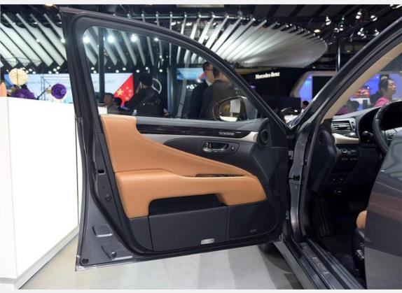 雷克萨斯LS 2016款 600hL 车厢座椅   前门板