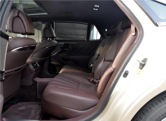雷克萨斯LS 2018款 350 豪华版 国V 车厢座椅   后排空间