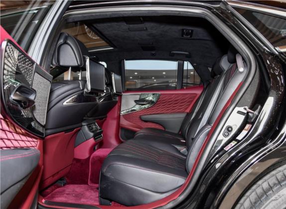 雷克萨斯LS 2018款 500h 行政版 国V 车厢座椅   后排空间