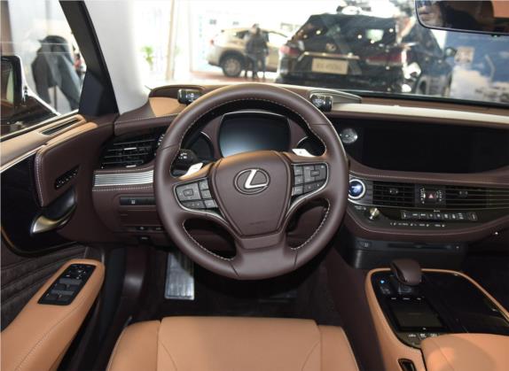 雷克萨斯LS 2020款 500h 卓越版 国VI 中控类   驾驶位