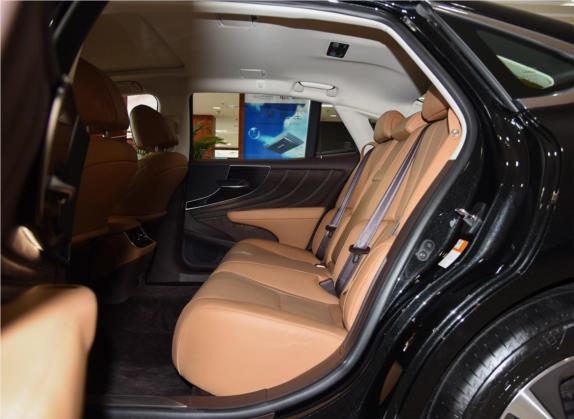 雷克萨斯LS 2020款 500h 卓越版 国VI 车厢座椅   后排空间