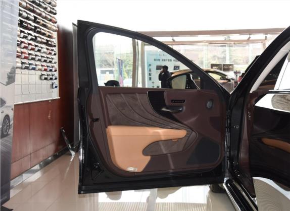 雷克萨斯LS 2020款 500h 卓越版 国VI 车厢座椅   前门板