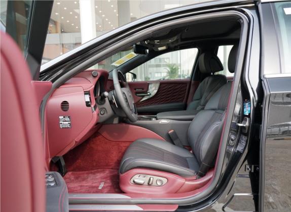 雷克萨斯LS 2020款 500h 行政版 国VI 车厢座椅   前排空间