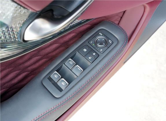 雷克萨斯LS 2020款 500h 行政版 国VI 车厢座椅   门窗控制