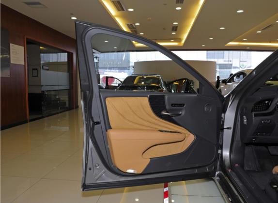 雷克萨斯LS 2021款 500h 豪华版 车厢座椅   前门板