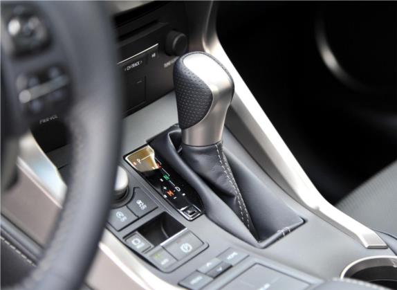 雷克萨斯NX 2015款 200t 全驱 F SPORT 中控类   挡把