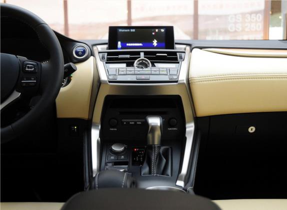 雷克萨斯NX 2015款 300h 全驱 锋致版 中控类   中控台