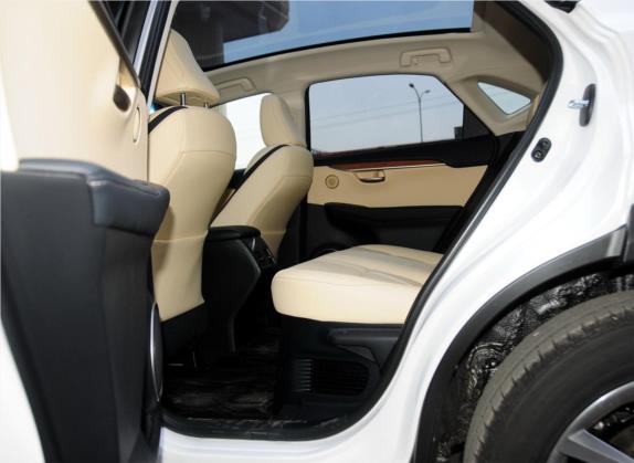 雷克萨斯NX 2015款 300h 全驱 锋致版 车厢座椅   后排空间