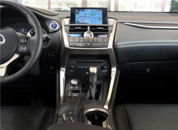 雷克萨斯NX 2016款 300h 全驱 锋芒版 中控类   中控台