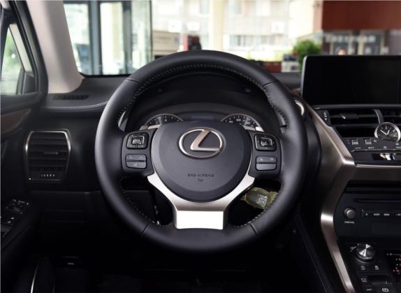 雷克萨斯NX 2017款 200 前驱 锋行版 中控类   驾驶位