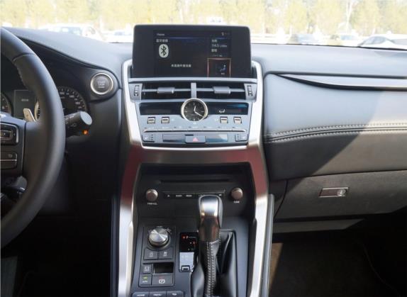 雷克萨斯NX 2017款 300 前驱 锋行版 中控类   中控台