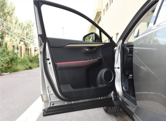 雷克萨斯NX 2018款 200 全驱 锋尚版 国V 车厢座椅   前门板