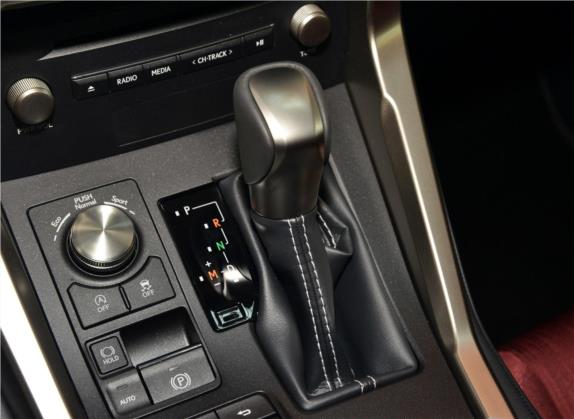 雷克萨斯NX 2018款 200 前驱 锋行版 国VI 中控类   挡把