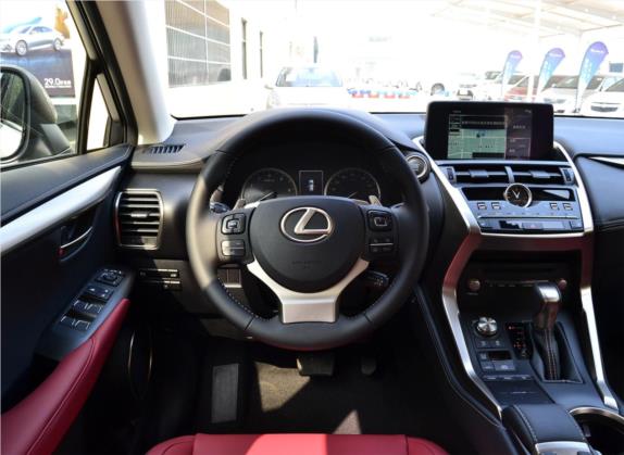 雷克萨斯NX 2020款 200 全驱 锋尚版 国VI 中控类   驾驶位