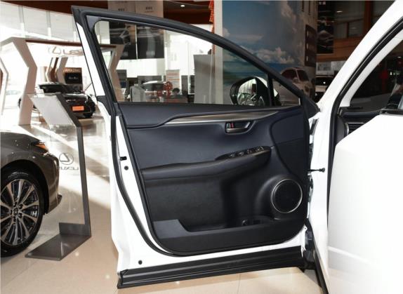 雷克萨斯NX 2020款 300h 前驱 锋尚版 国VI 车厢座椅   前门板