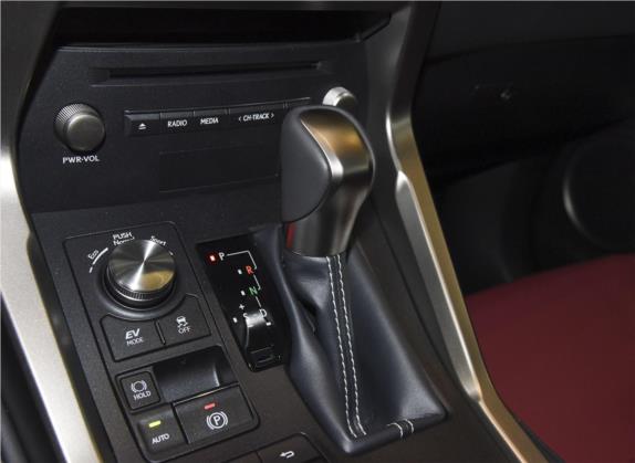 雷克萨斯NX 2020款 300h 全驱 锋致版 国VI 中控类   挡把