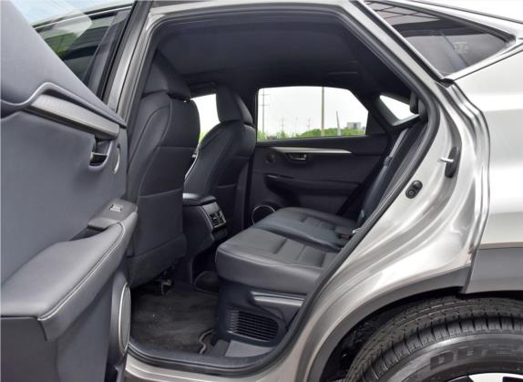 雷克萨斯NX 2020款 300h 全驱 F SPORT 国VI 车厢座椅   后排空间