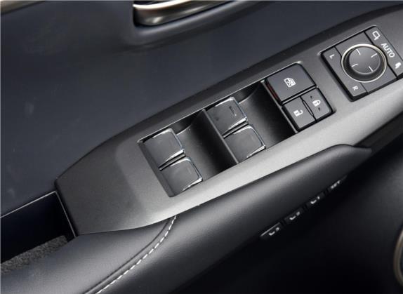 雷克萨斯NX 2020款 300h 全驱 F SPORT 国VI 车厢座椅   门窗控制