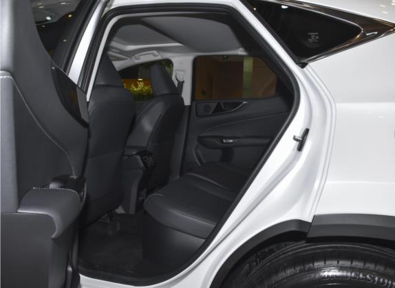 雷克萨斯NX 2022款 350h 前驱 创悦版 车厢座椅   后排空间