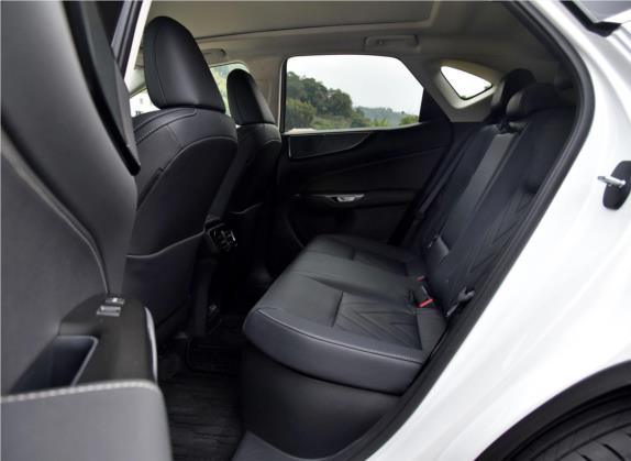 雷克萨斯NX 2022款 350h 全驱 创领版 车厢座椅   后排空间
