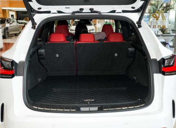 雷克萨斯NX 2022款 350h 全驱 F SPORT 车厢座椅   后备厢