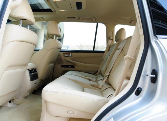 雷克萨斯LX 2012款 570 车厢座椅   后排空间