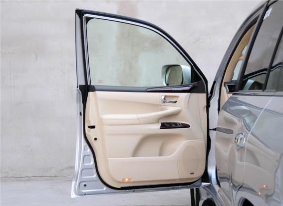 雷克萨斯LX 2012款 570 车厢座椅   前门板