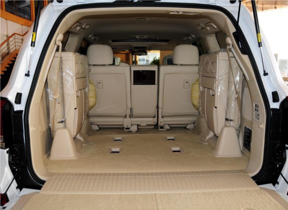 雷克萨斯LX 2013款 570 车厢座椅   后备厢