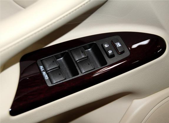 雷克萨斯LX 2013款 570 车厢座椅   门窗控制