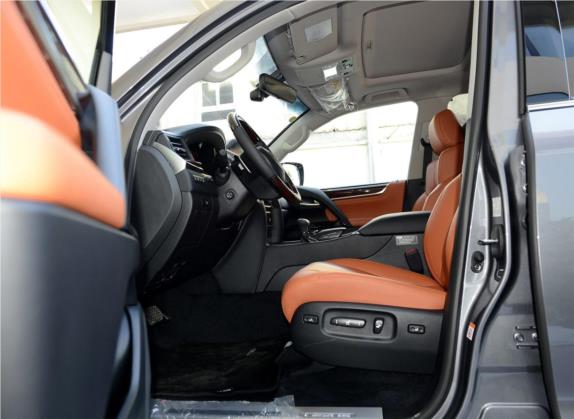 雷克萨斯LX 2016款 570 动感豪华版 车厢座椅   前排空间