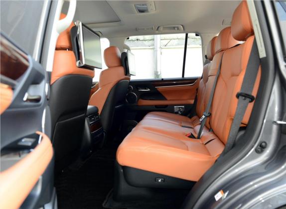 雷克萨斯LX 2016款 570 动感豪华版 车厢座椅   后排空间