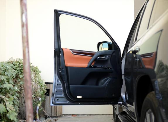 雷克萨斯LX 2016款 570 动感豪华版 车厢座椅   前门板