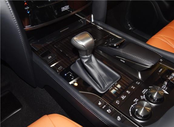 雷克萨斯LX 2019款 570 巅峰特别版 中控类   挡把